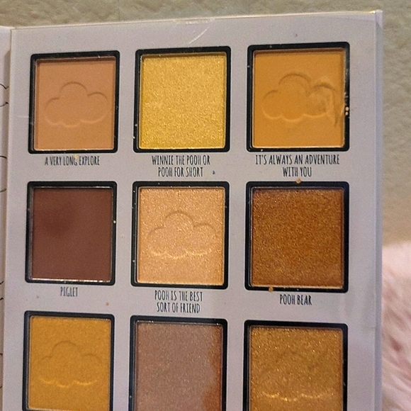 WINNIE THE POOH EYE SHADOW PALETTE - Picture 4 of 6